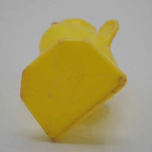 3.5" Vintage 1950's Knickerbocker Plastic Company Easter Basket Chick Toy - Picture 6 of 10